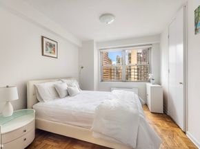 300 East 40th Street 16K, New York NY 10016