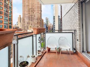 300 East 40th Street 16K, New York NY 10016