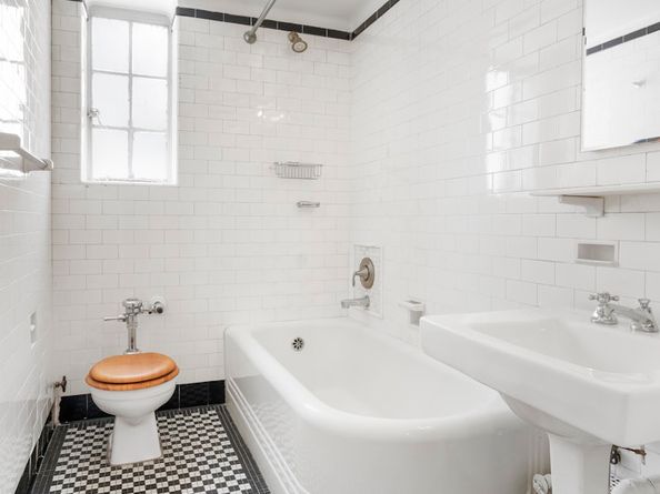 353 West 56th Street 9F, New York NY 10019