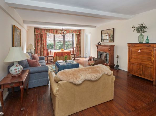 210 East 73rd Street 1E, New York NY 10021