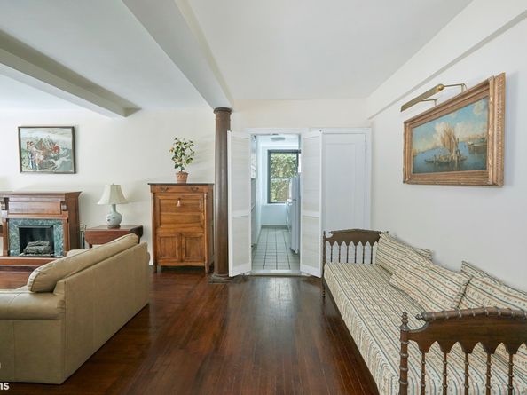 210 East 73rd Street 1E, New York NY 10021