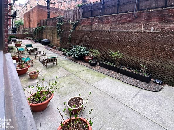 210 East 73rd Street 1E, New York NY 10021