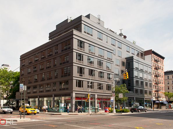 305 West 16th Street 4D, New York NY 10011