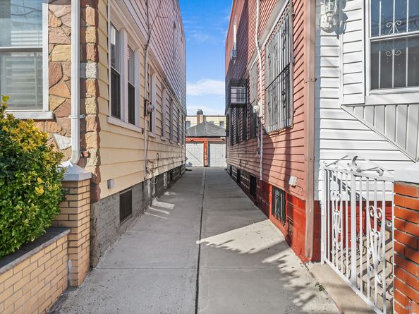 266 East 37th Street, Brooklyn NY 11203