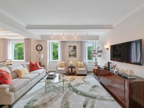 160 Central Park S 407, New York NY 10019