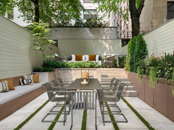 425 East 50th Street 1, New York NY 10022