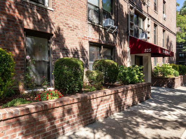 525 West 235th Street 3F, Bronx NY 10463