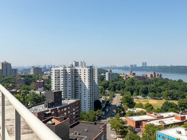 640 West 237th Street 20B, Bronx NY 10463