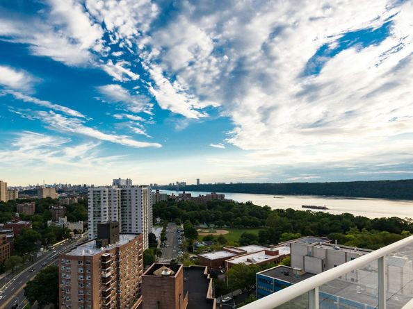 640 West 237th Street 20B, Bronx NY 10463