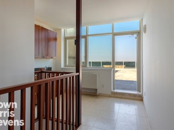 640 West 237th Street 20B, Bronx NY 10463