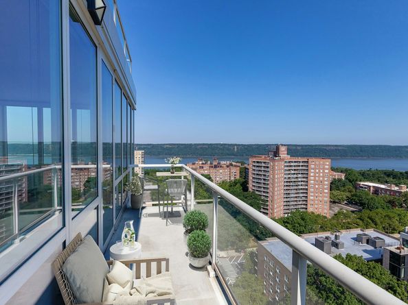 640 West 237th Street 20B, Bronx NY 10463