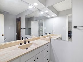 801  Timberview Court S, Fort Worth Texas 76112