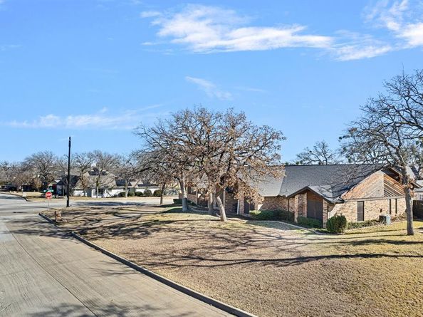 801  Timberview Court S, Fort Worth Texas 76112