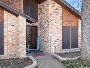 801  Timberview Court S, Fort Worth Texas 76112