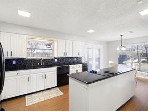 801  Timberview Court S, Fort Worth Texas 76112
