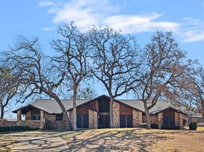 801  Timberview Court S, Fort Worth Texas 76112