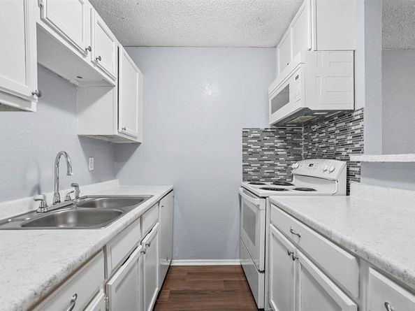 111 E Rogers  , Arlington Texas 76011