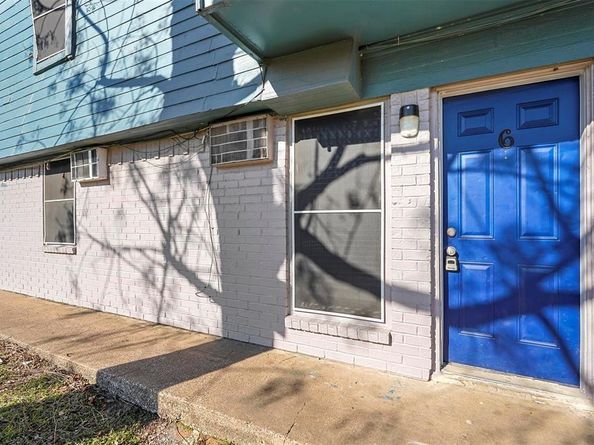 111 E Rogers  , Arlington Texas 76011
