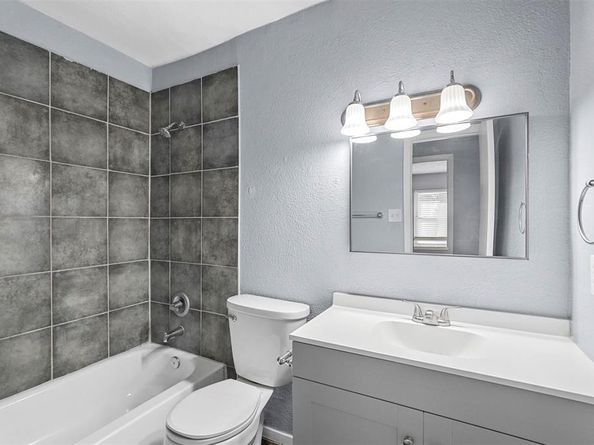 111 E Rogers  , Arlington Texas 76011