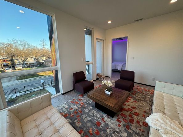3415  Chihuahua Avenue , Dallas Texas 75212