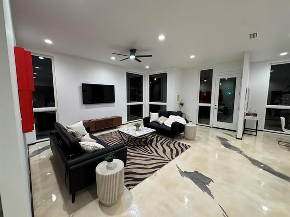 3415  Chihuahua Avenue , Dallas Texas 75212