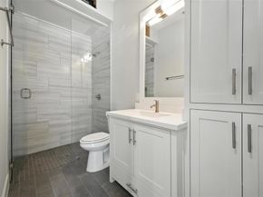 3200  Ross Avenue  1, Dallas Texas 75204