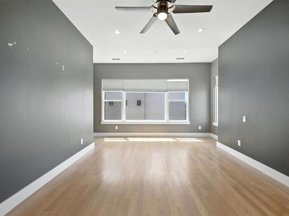 3200  Ross Avenue  1, Dallas Texas 75204
