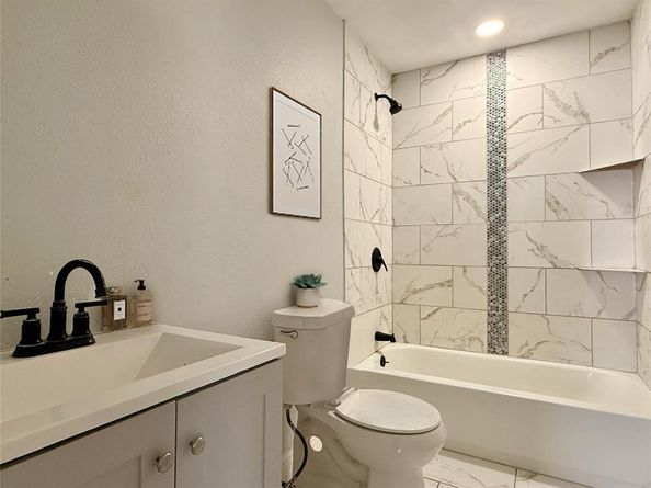 1508 E Cantey Street , Fort Worth Texas 76104