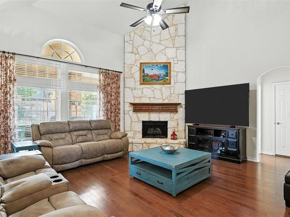 1008  Bell Oak Drive , Kennedale Texas 76060