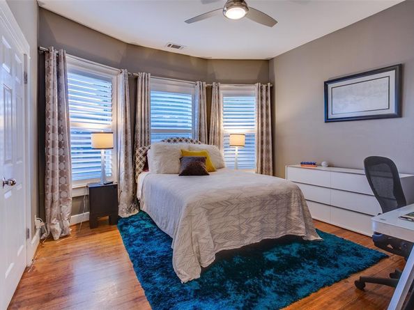 214 S Willomet Avenue , Dallas Texas 75208