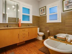 214 S Willomet Avenue , Dallas Texas 75208
