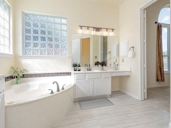 9201  Royal Burgess Drive , Rowlett Texas 75089