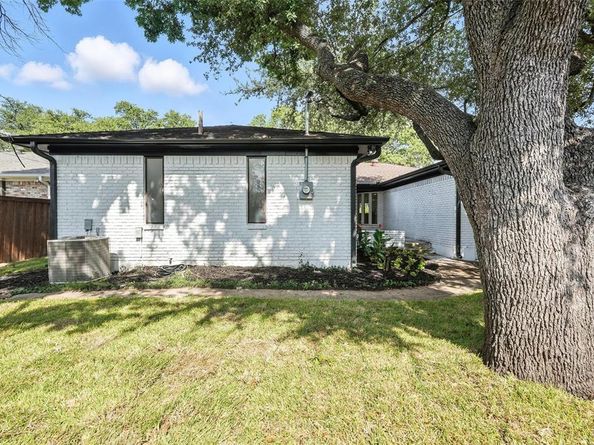 4303  Blackheath Road , Dallas Texas 75227
