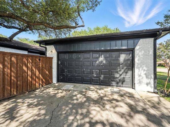 4303  Blackheath Road , Dallas Texas 75227