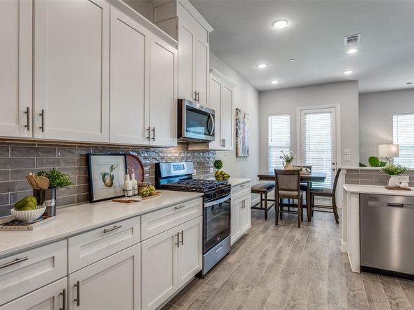 553  Hutchinson Lane , Lewisville Texas 75077