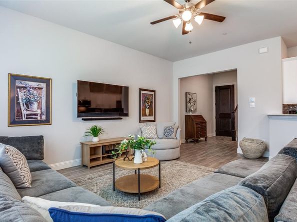 553  Hutchinson Lane , Lewisville Texas 75077