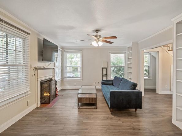 2701  Benbrook Boulevard , Fort Worth Texas 76109