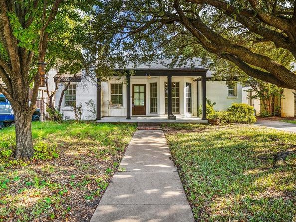 2701  Benbrook Boulevard , Fort Worth Texas 76109