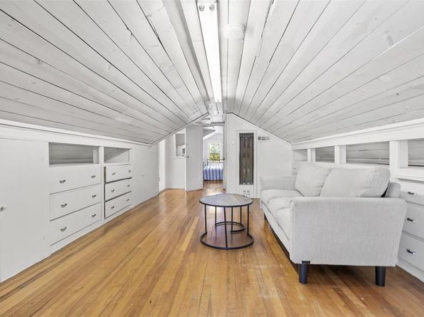 2701  Benbrook Boulevard , Fort Worth Texas 76109