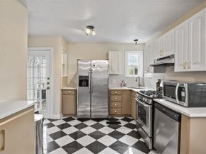 2701  Benbrook Boulevard , Fort Worth Texas 76109