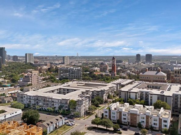 2722  Knight Street  407B, Dallas Texas 75219