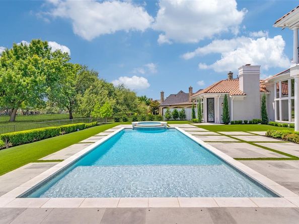 5230  Westgrove Drive , Dallas Texas 75248