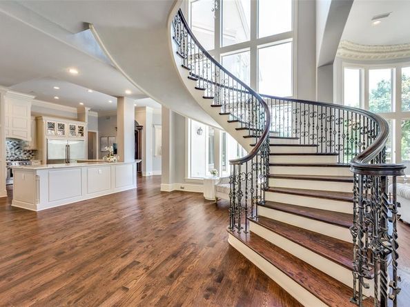 5230  Westgrove Drive , Dallas Texas 75248