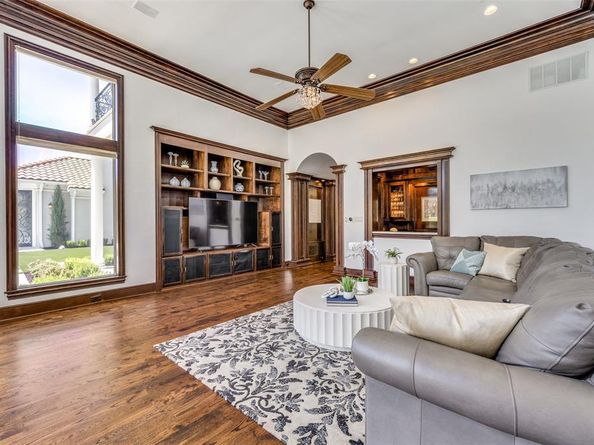 5230  Westgrove Drive , Dallas Texas 75248