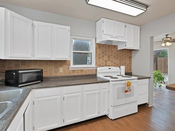 2529  Honeysuckle Avenue , Fort Worth Texas 76111