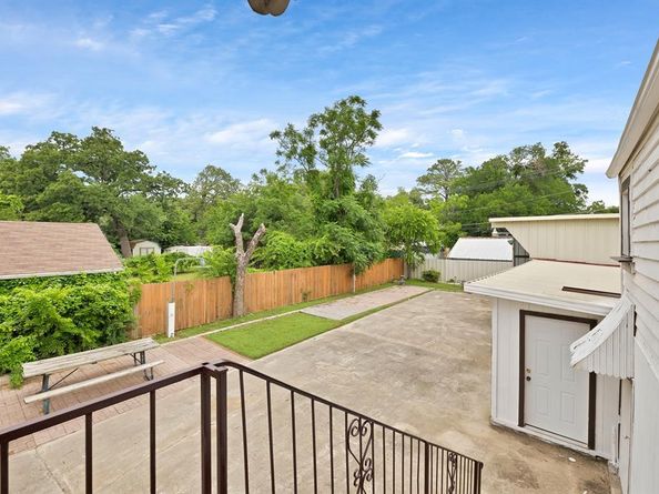 2529  Honeysuckle Avenue , Fort Worth Texas 76111