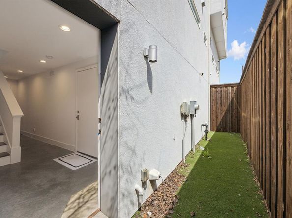 4980  Fuqua Street , Dallas Texas 75206
