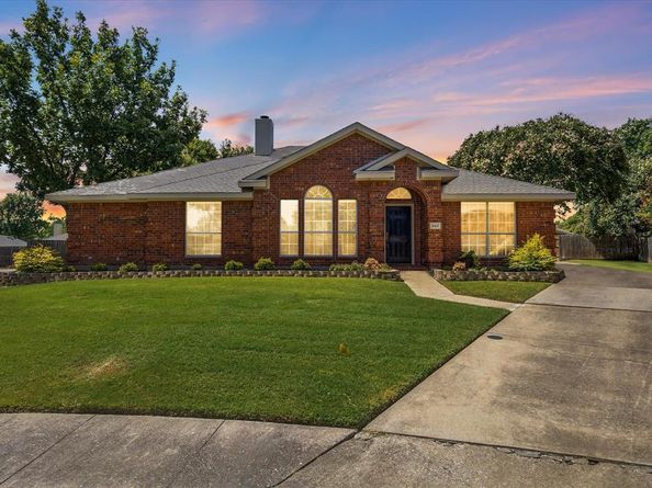844  Bear Branch Court , Rockwall Texas 75087