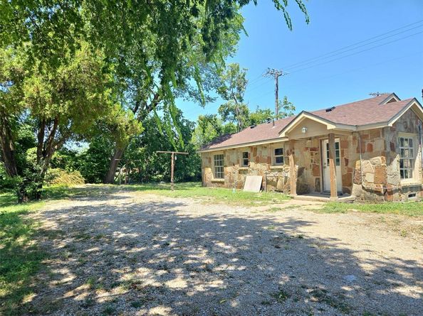 210 W  Ave A  , Garland Texas 75040