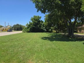 210 W  Ave A  , Garland Texas 75040